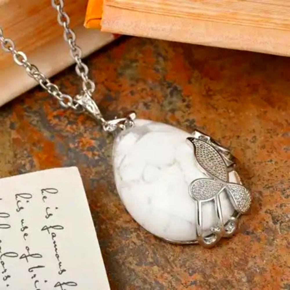 White Howlite Pendant Necklace